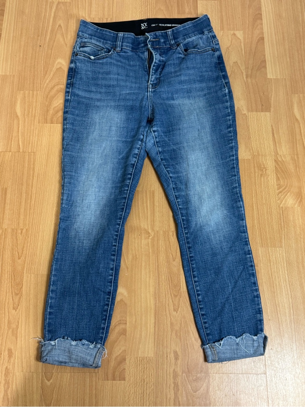 New York & Company Mid Blue Washed Ankle Jeans (Missing Button)